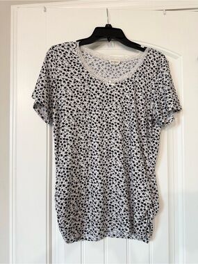Free Kisses Black & White Short Sleeve Floral Scoop Tee